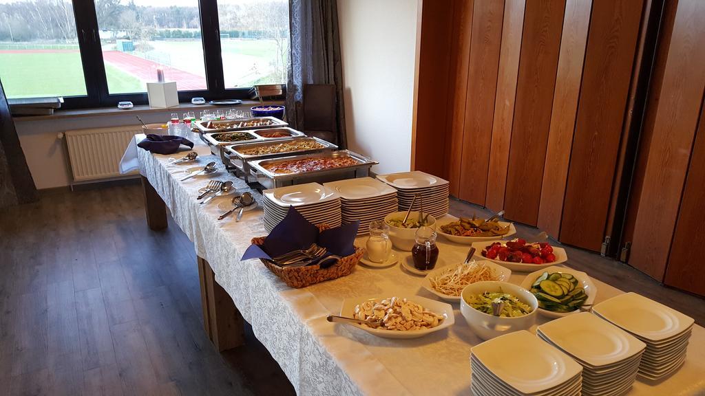 Hotel Restaurant Teichaue Адендорф Екстериор снимка