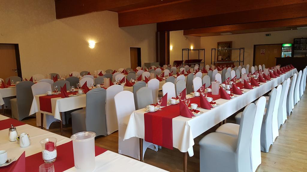 Hotel Restaurant Teichaue Адендорф Екстериор снимка